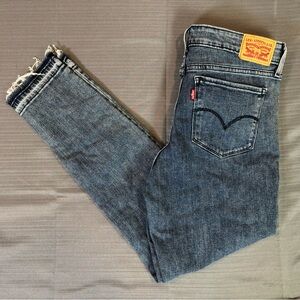 Levi’s 711 Skinny Jeans Women’s Size 31 Raw Hem Distressed Frayed Ankle Stretch